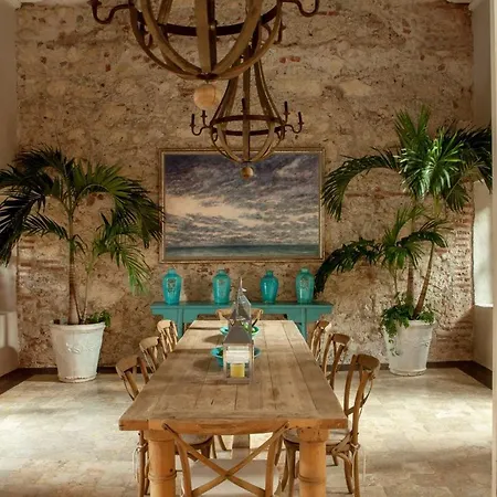 Luxury 10 Bedroom Colonial Mansion Villa *