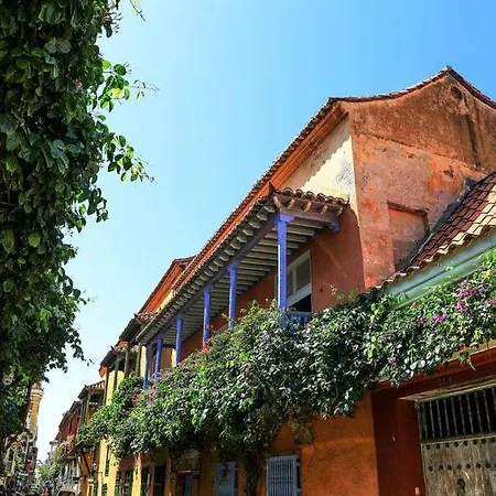 Luxury 10 Bedroom Colonial Mansion Villa *