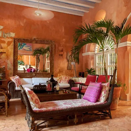 Villa Luxury 10 Bedroom Colonial Mansion